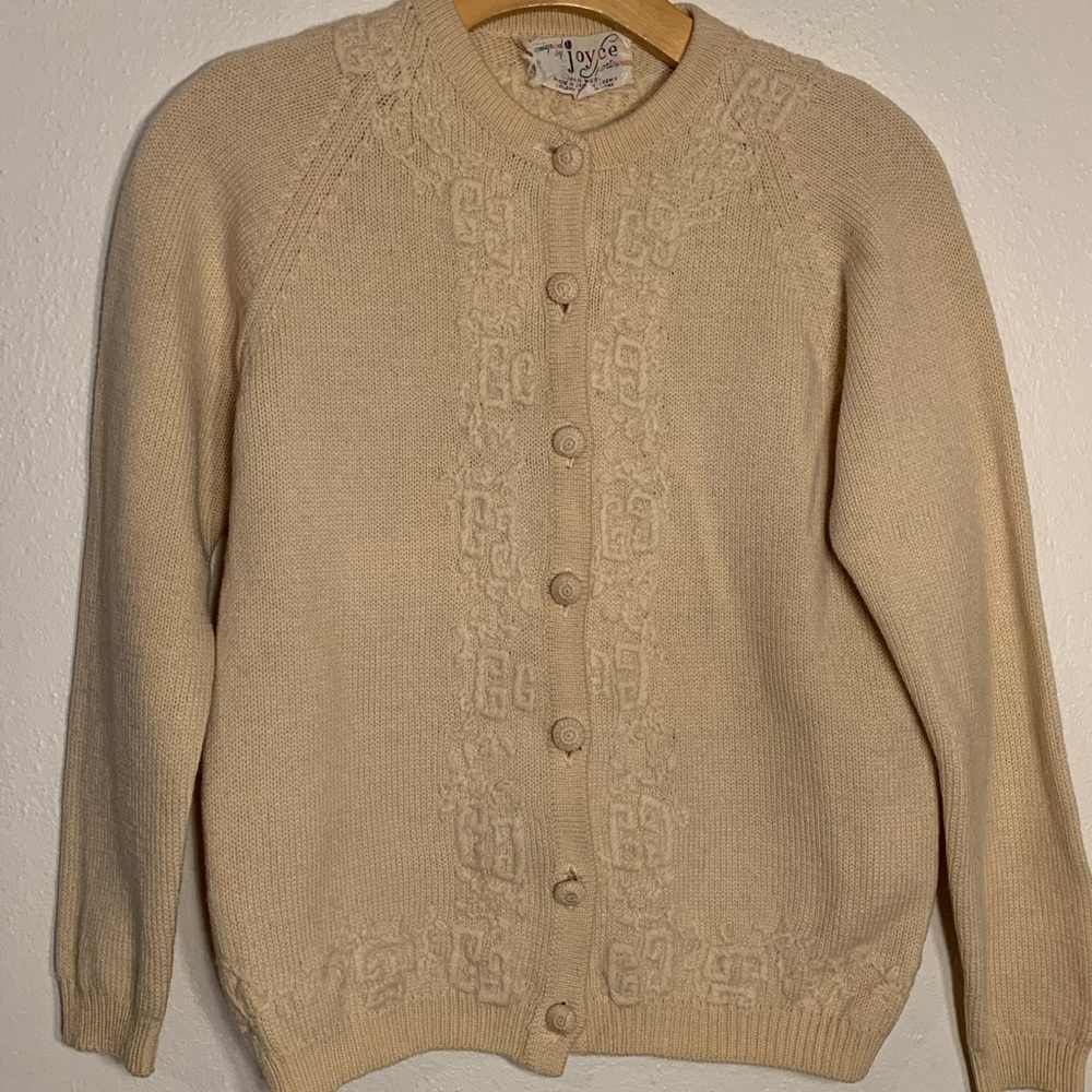 Women’s Vintage 100% wool Joyce Sportswear sweater with embroidered detailing 40